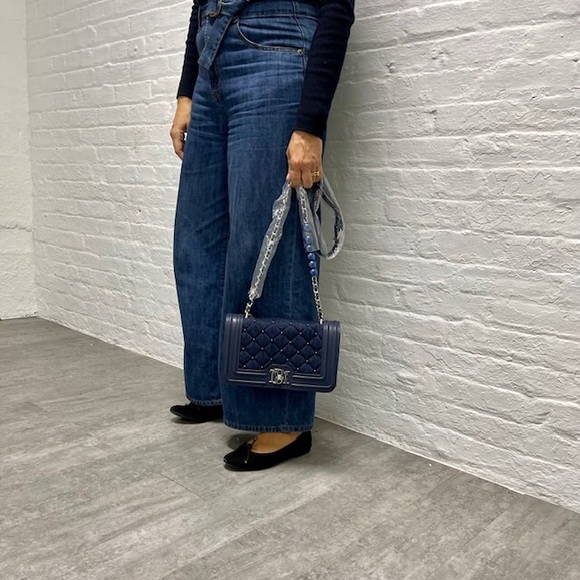 Badgley Mishka blue denim and vegan leather faux pearl messenger bag. NWT - Picture 2 of 10